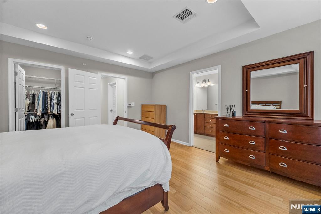 6 Creekside Court