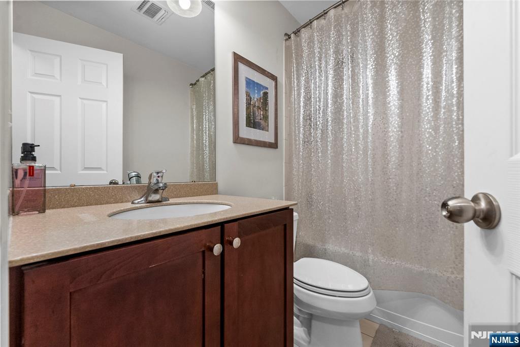 6 Creekside Court
