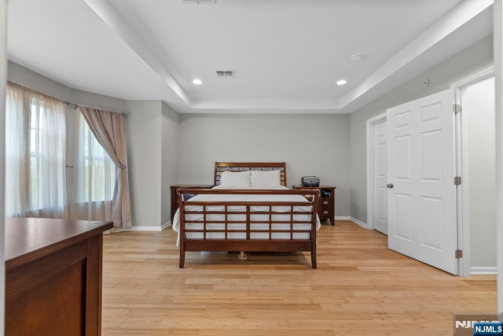 6 Creekside Court