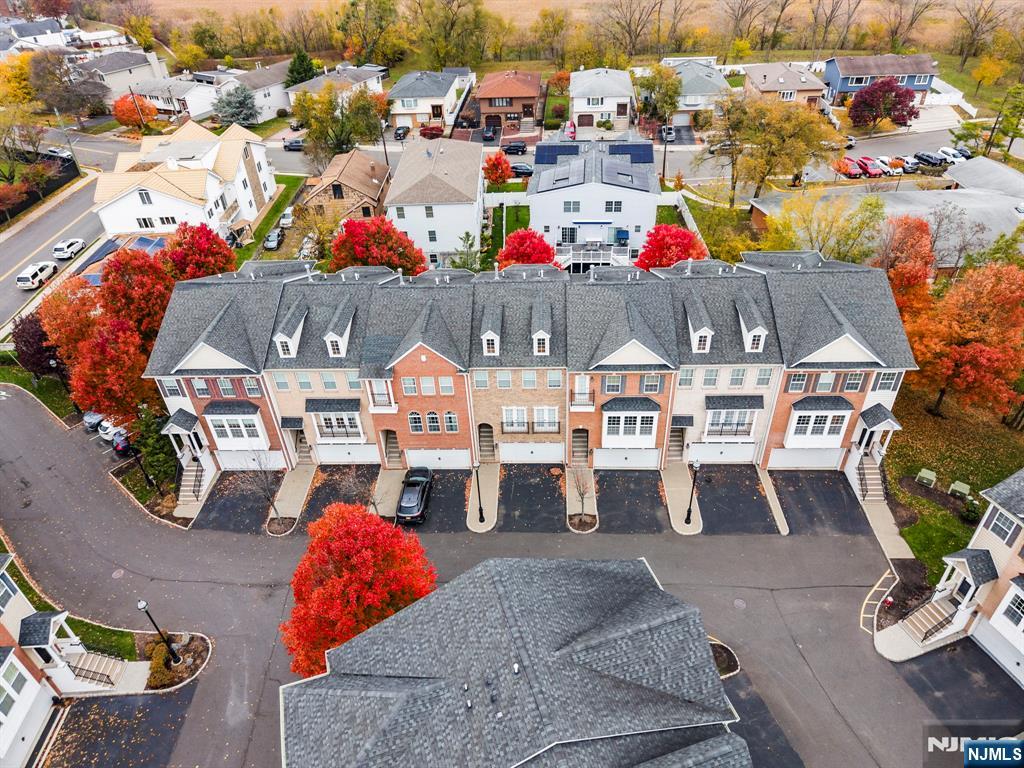 6 Creekside Court