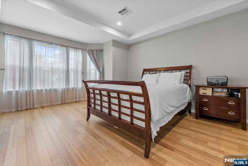 6 Creekside Court