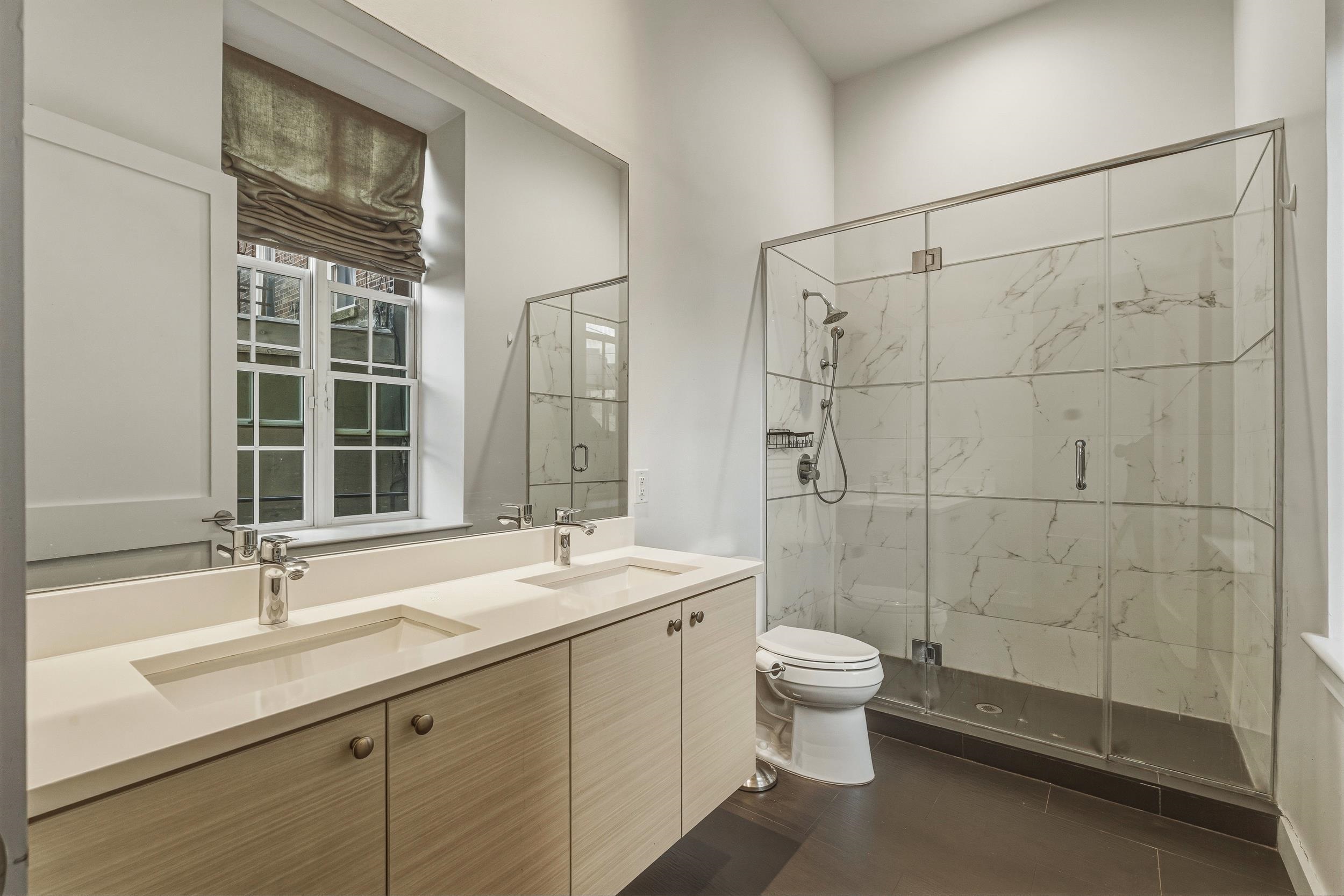 304 PAVONIA AVE Unit: 102