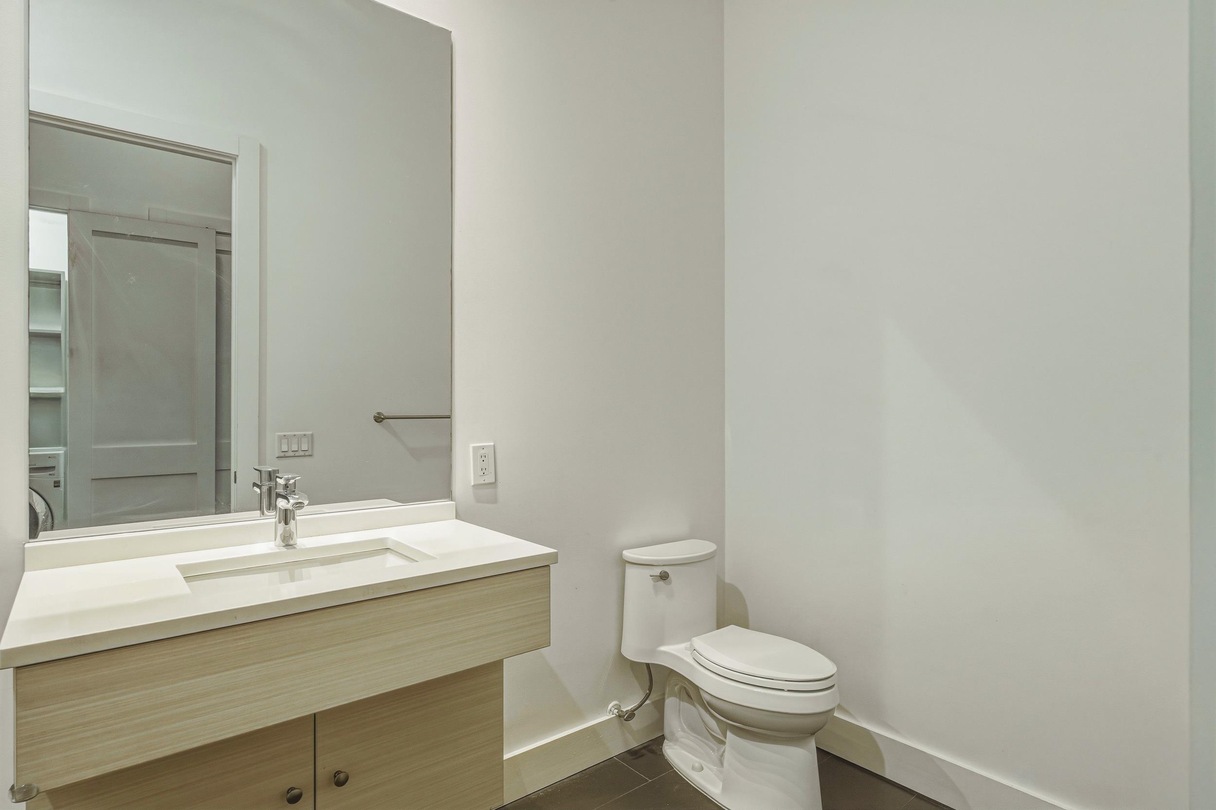 304 PAVONIA AVE Unit: 102