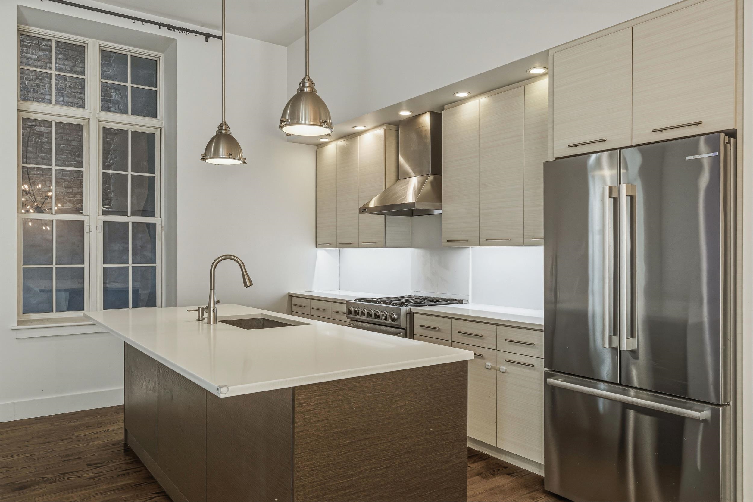 304 PAVONIA AVE Unit: 102