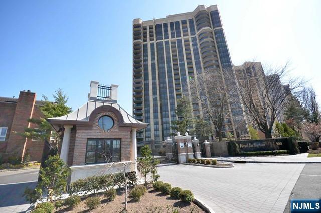 900 Palisade Avenue 8B