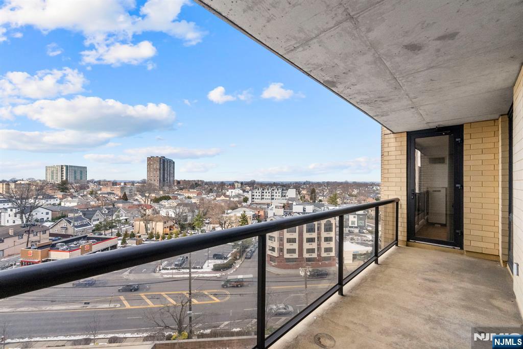 900 Palisade Avenue 8B