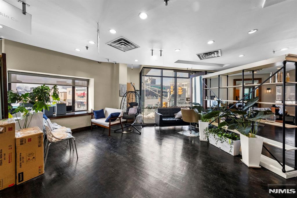 200 Main Street 2nd Floor