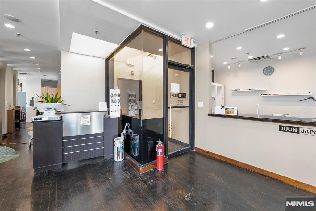 200 Main Street 2nd Floor