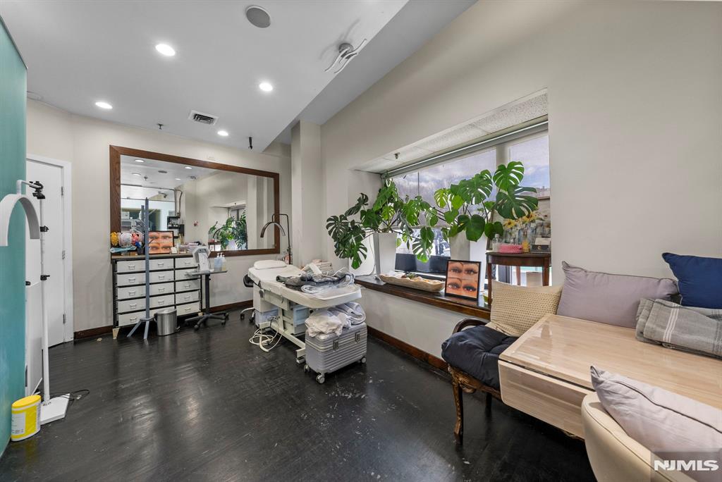 200 Main Street 2nd Floor