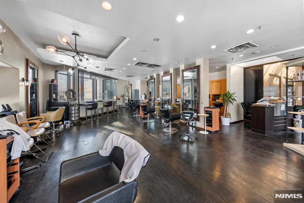 200 Main Street 2nd Floor