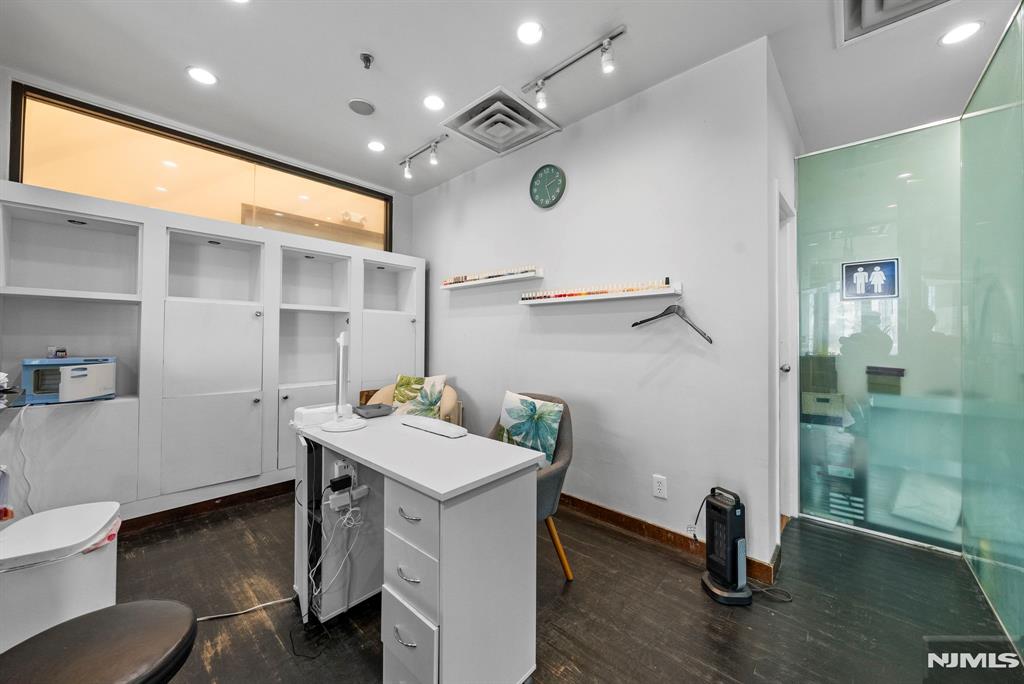 200 Main Street 2nd Floor