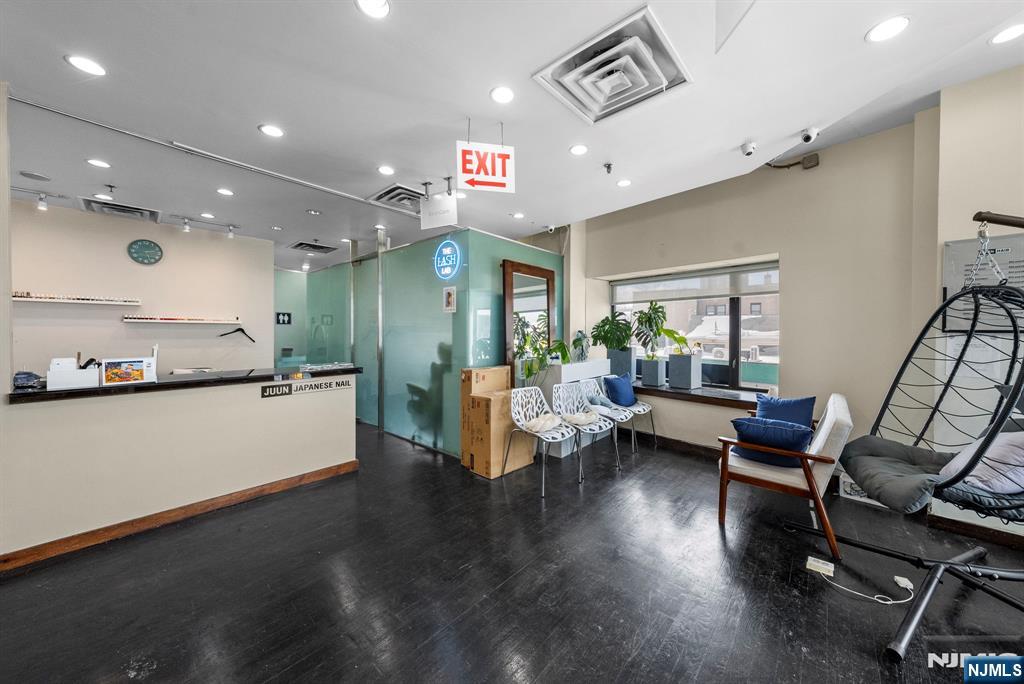 200 Main Street 2nd Floor