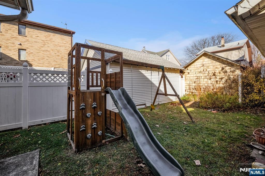 457 Washington Avenue 2nd Fl