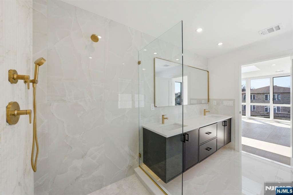 211 E Harriet Avenue A