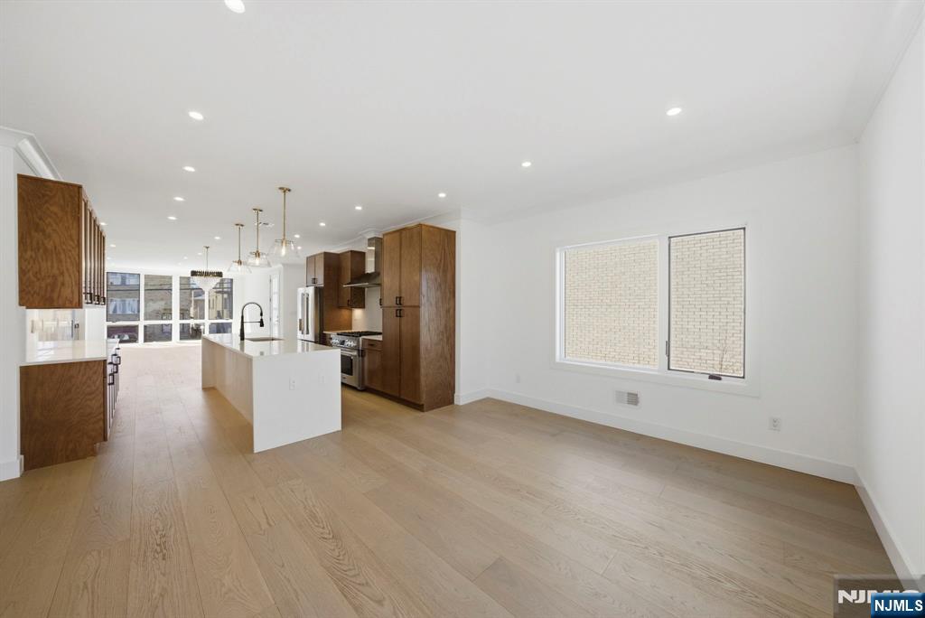 211 E Harriet Avenue A