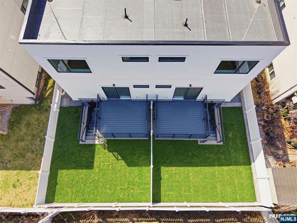 211 E Harriet Avenue B