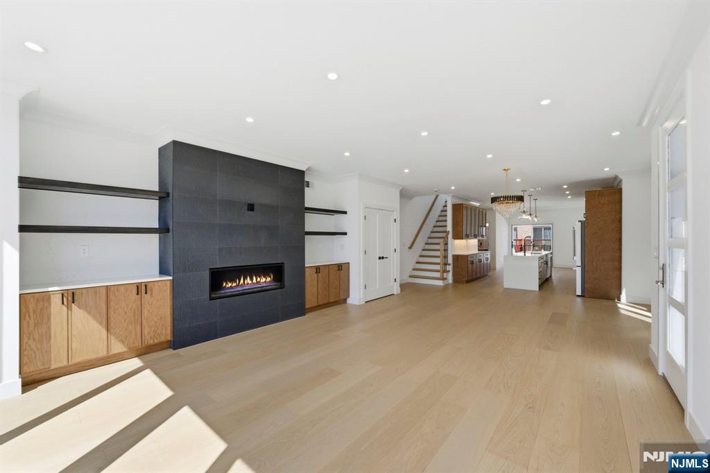 211 E Harriet Avenue B