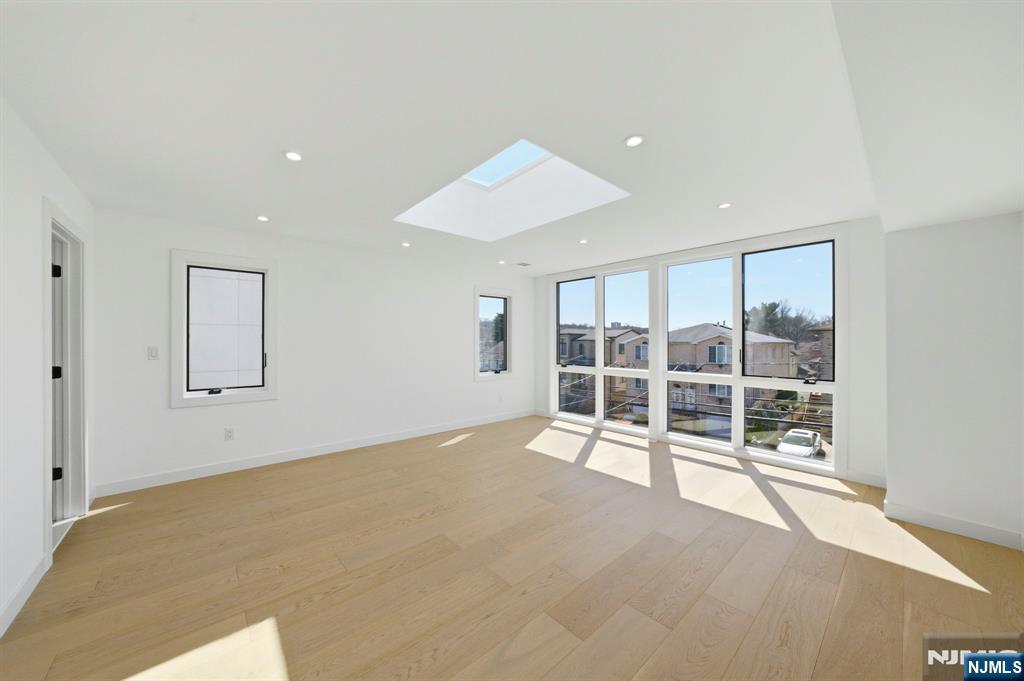 211 E Harriet Avenue B