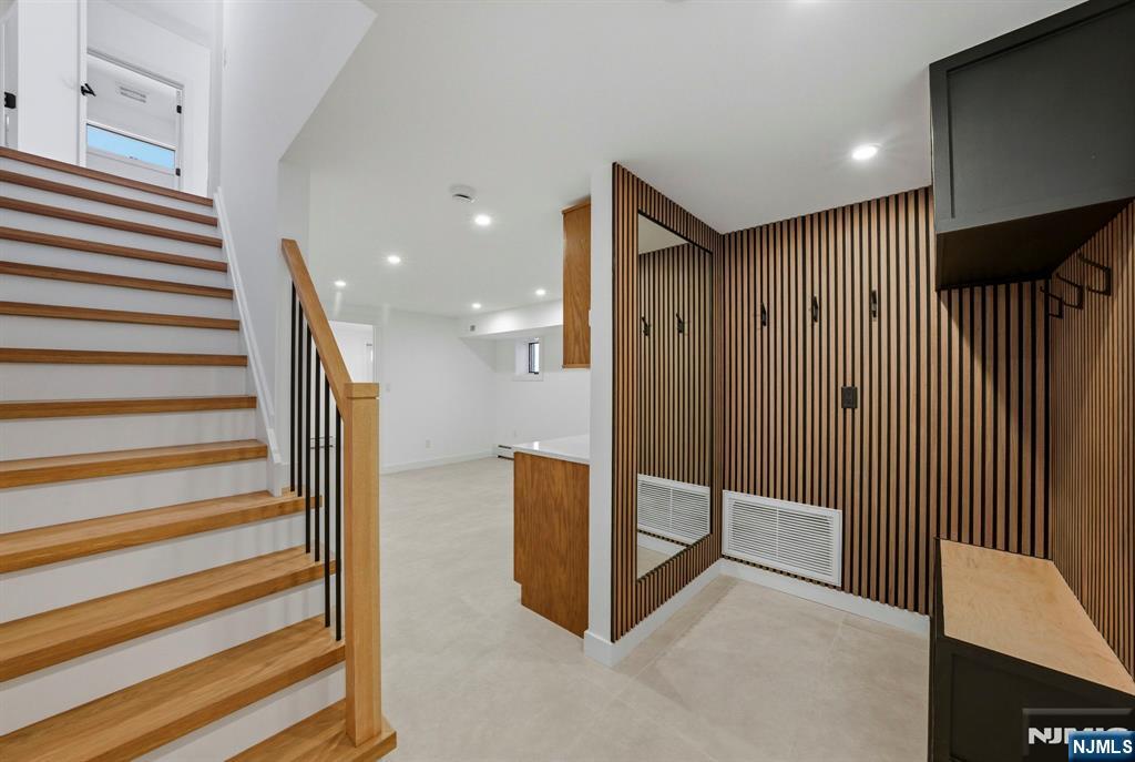 211 E Harriet Avenue B