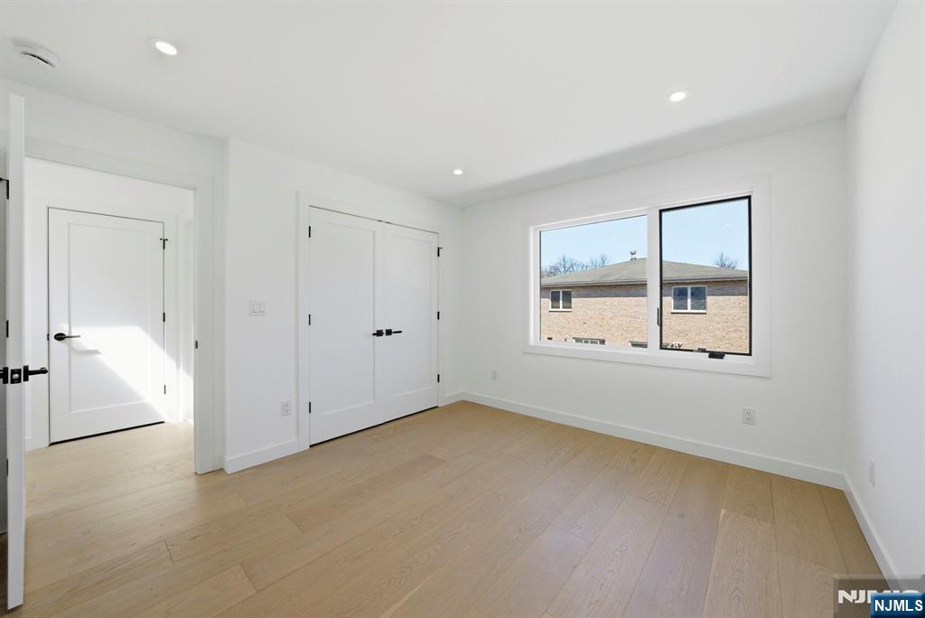 211 E Harriet Avenue B