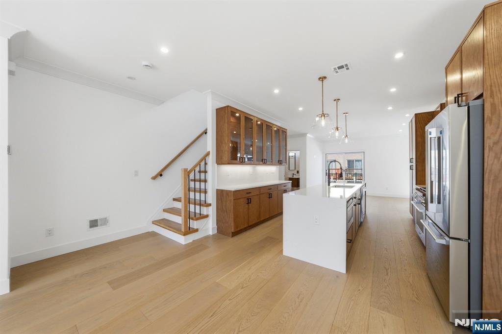 211 E Harriet Avenue B