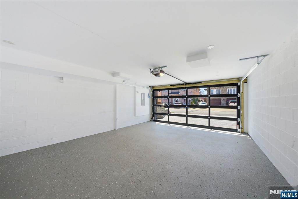 211 E Harriet Avenue B