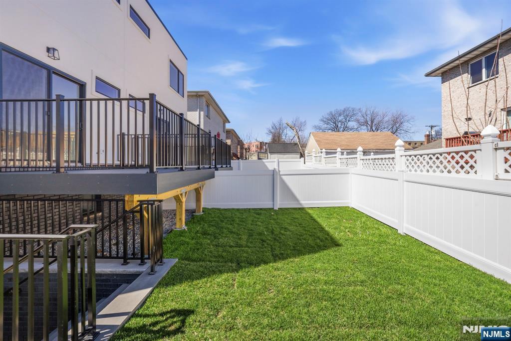 211 E Harriet Avenue B