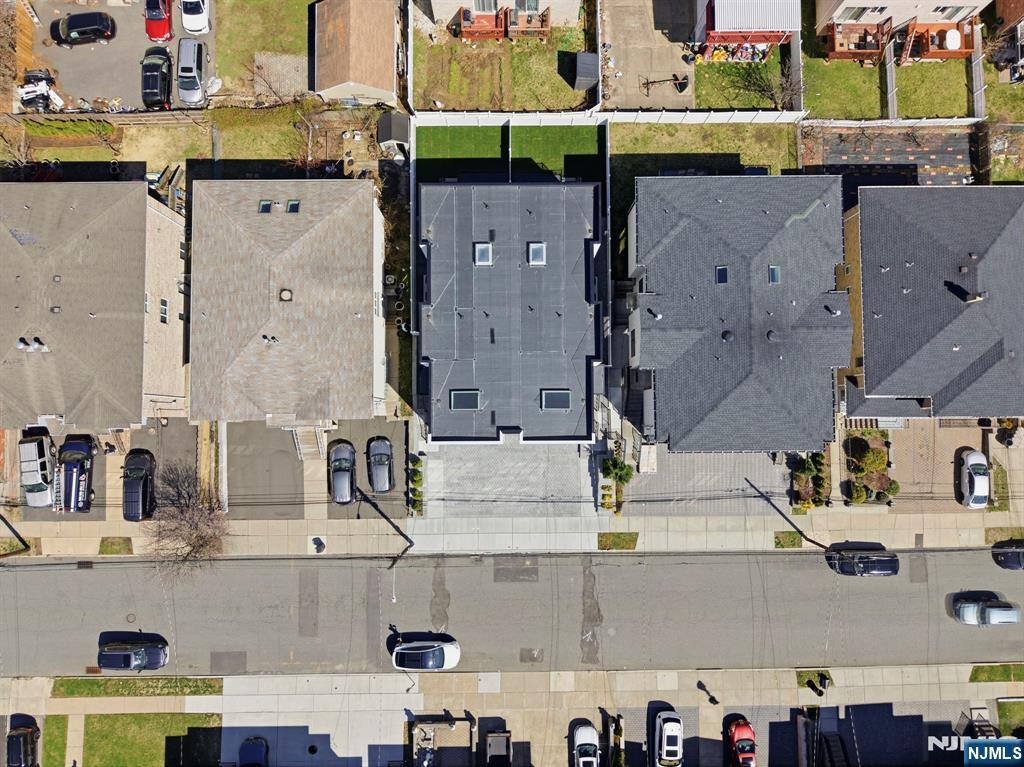 211 E Harriet Avenue B