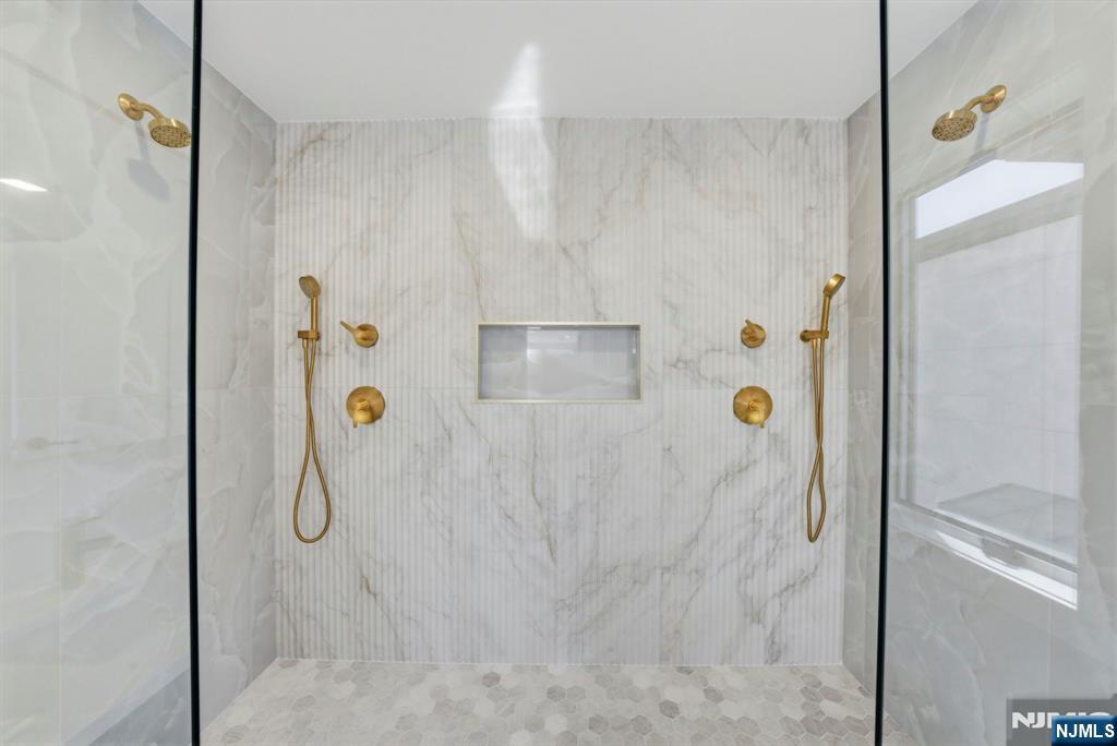 211 E Harriet Avenue B