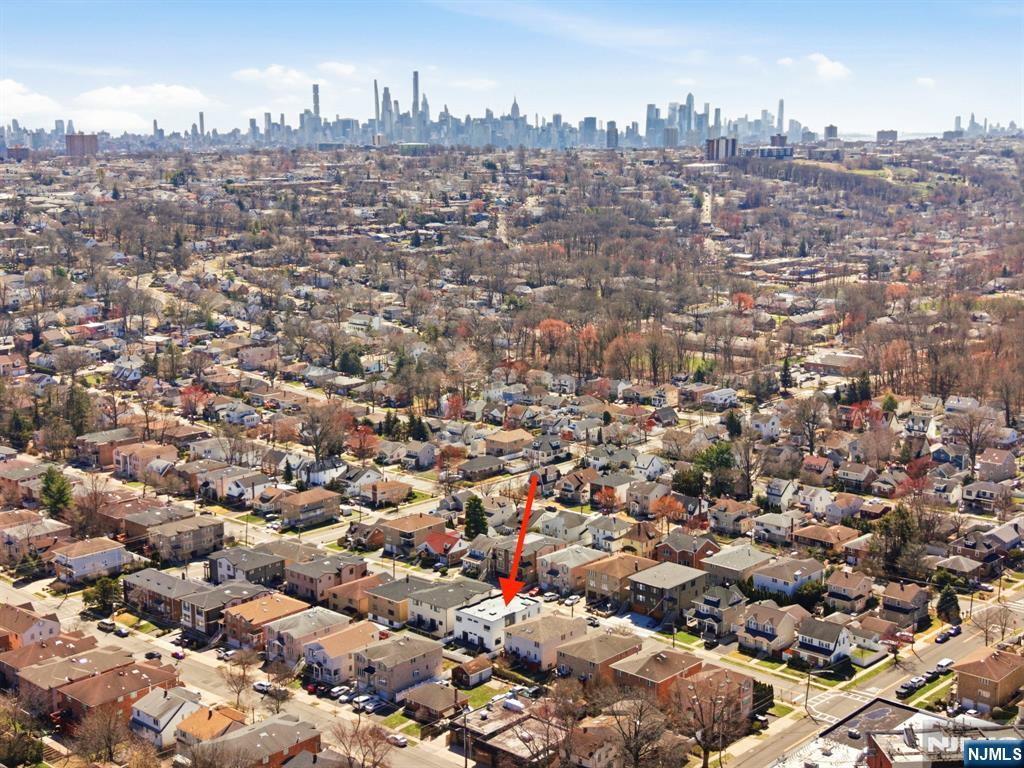 211 E Harriet Avenue B