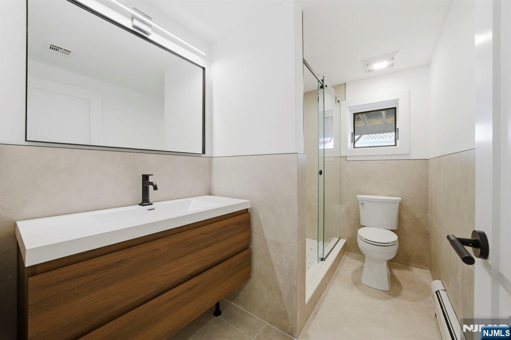 211 E Harriet Avenue B