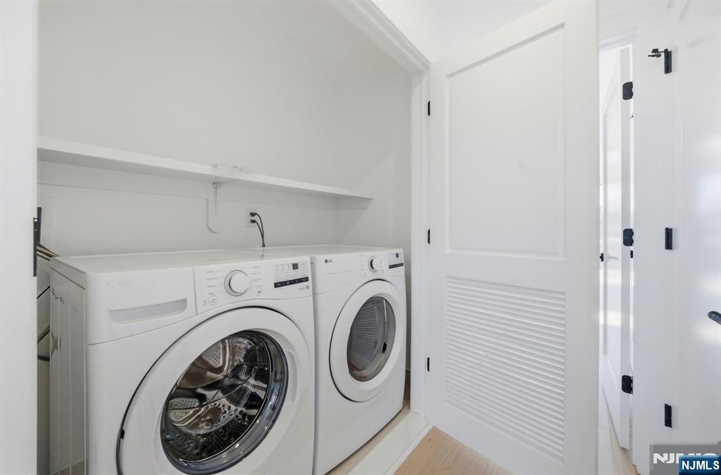 211 E Harriet Avenue B