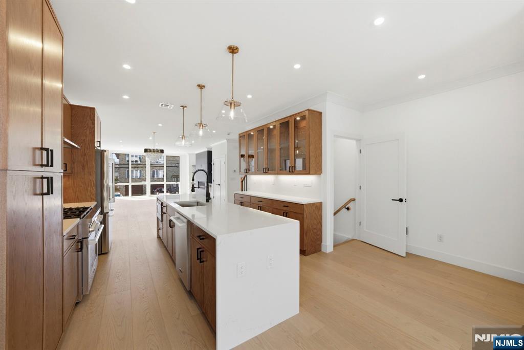 211 E Harriet Avenue B