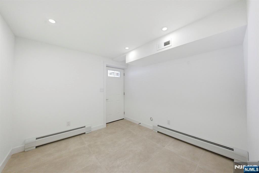 211 E Harriet Avenue B