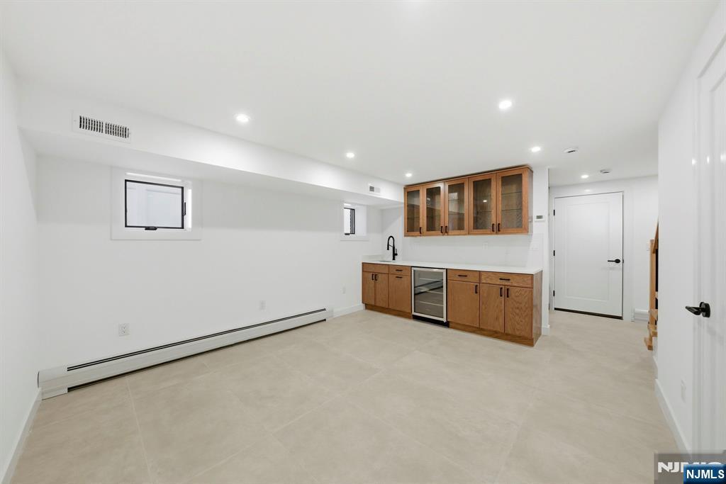 211 E Harriet Avenue B