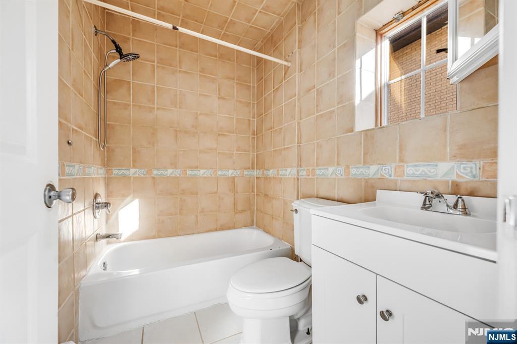 457 Washington Avenue 2nd Fl