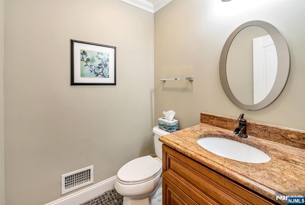 302 Tenafly Road