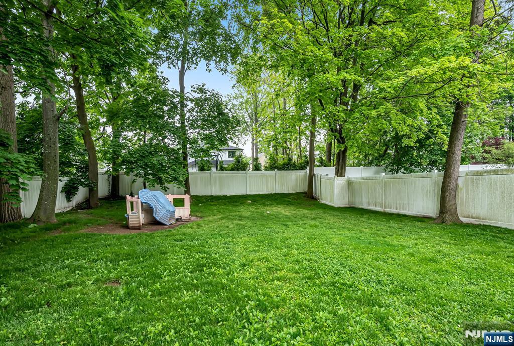 302 Tenafly Road