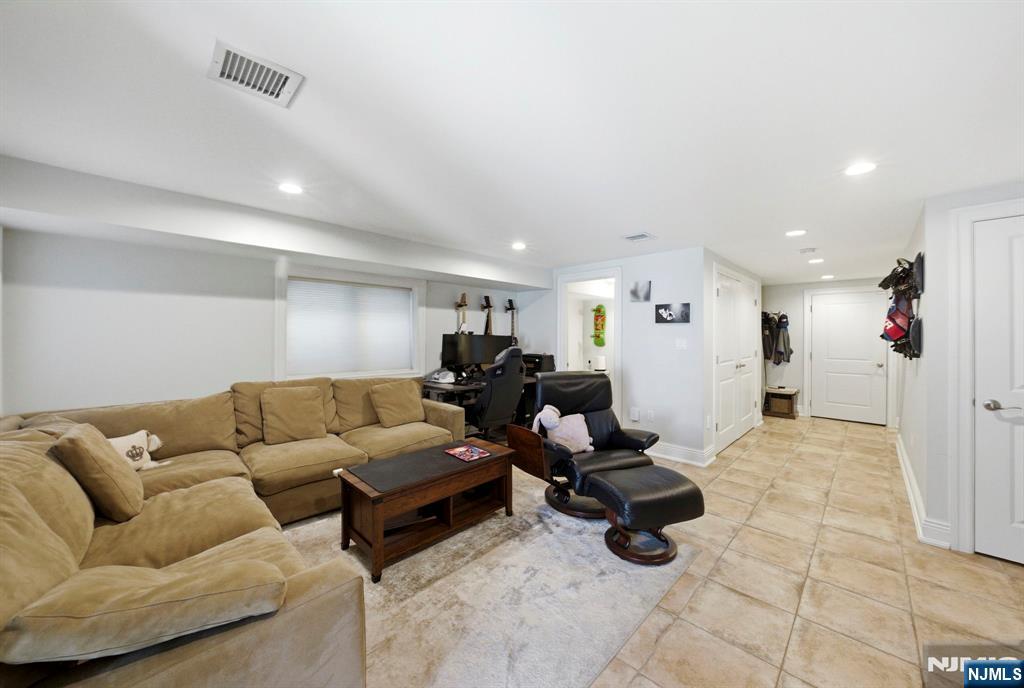 427 Lawton Avenue