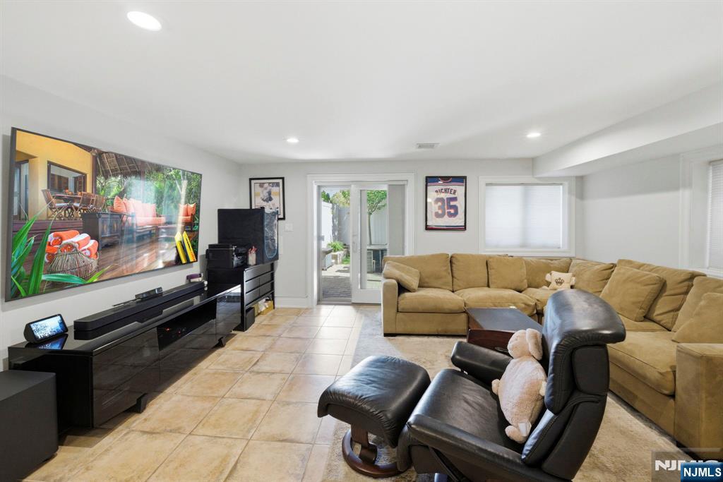 427 Lawton Avenue
