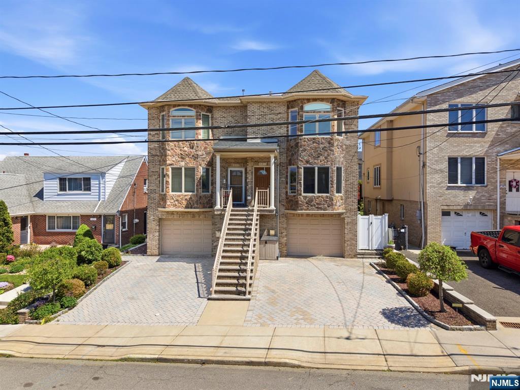 427 Lawton Avenue