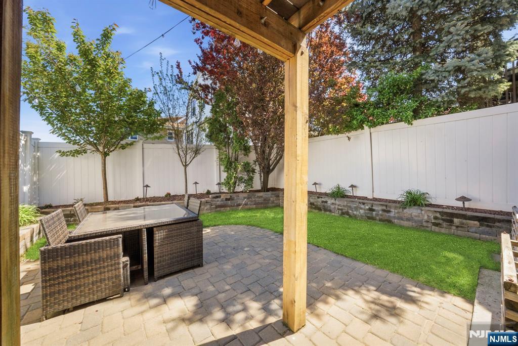 427 Lawton Avenue