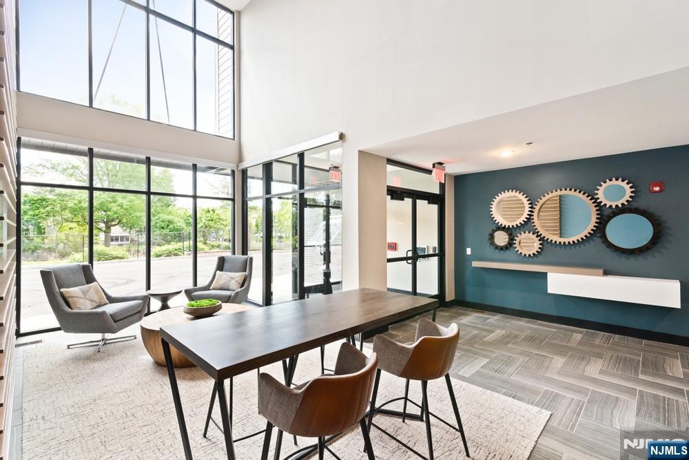 15 W Johnson Avenue 205