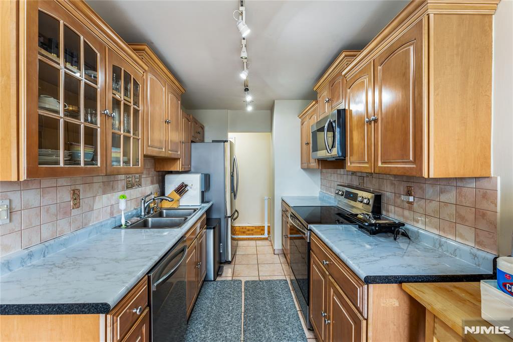 300 Winston Drive 318
