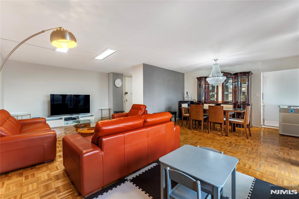 300 Winston Drive 318