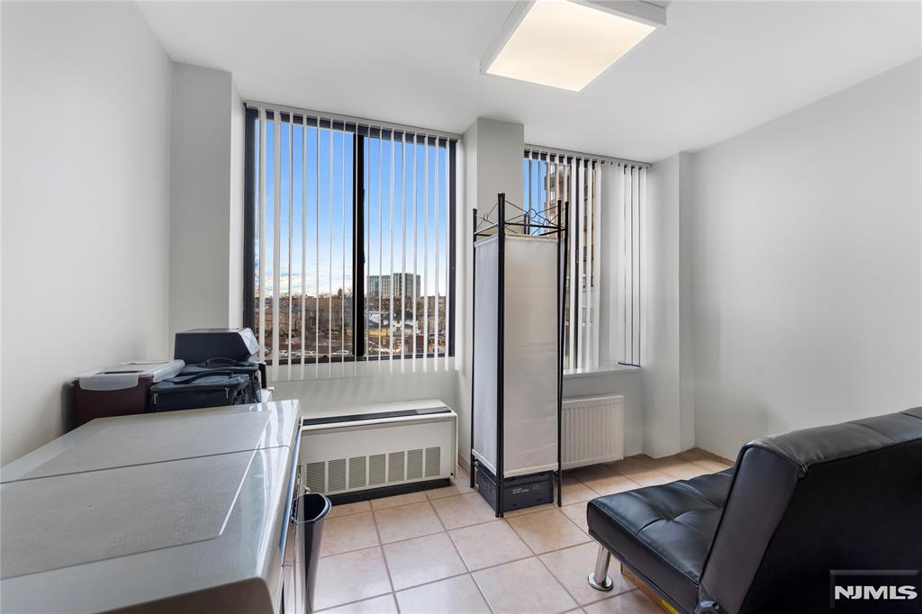 300 Winston Drive 318