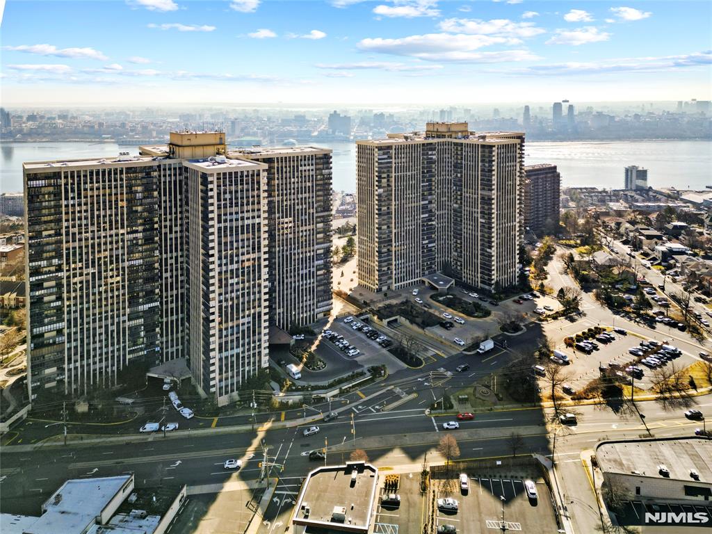 300 Winston Drive 318