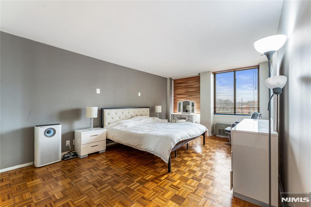 300 Winston Drive 318
