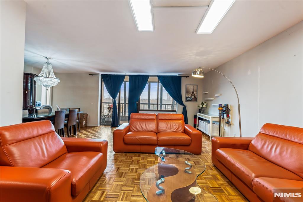 300 Winston Drive 318