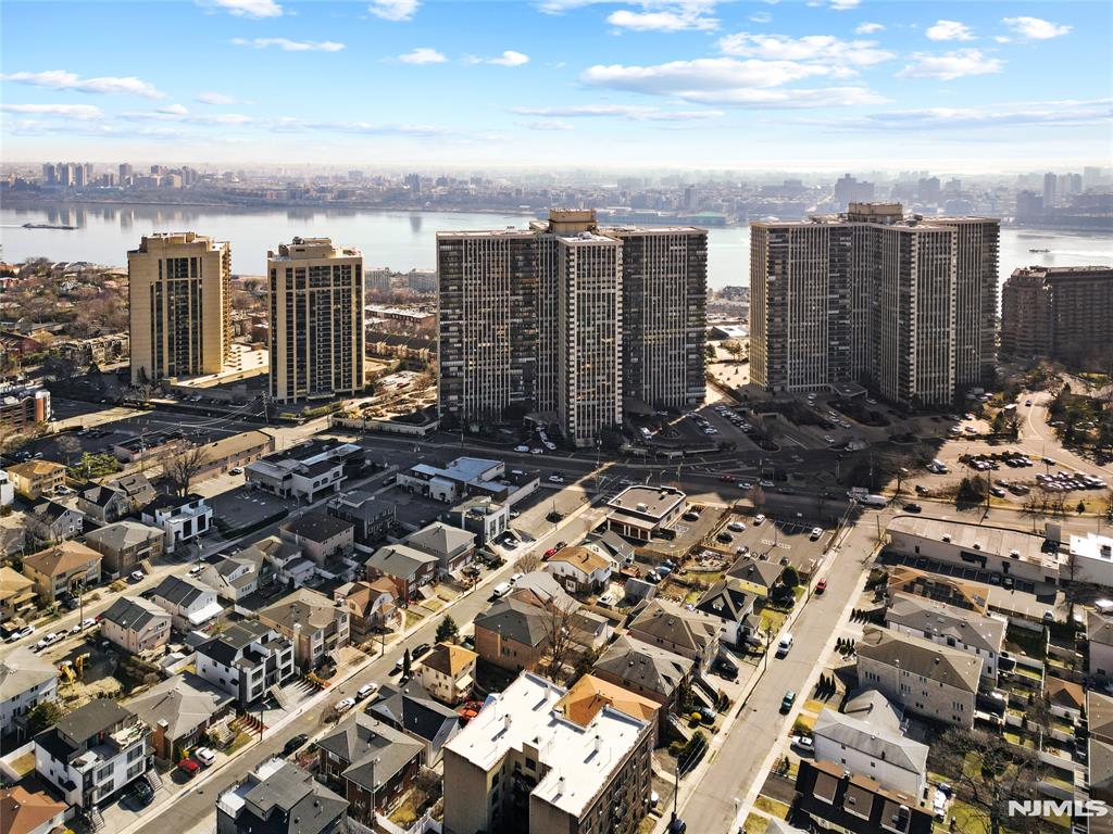 300 Winston Drive 318